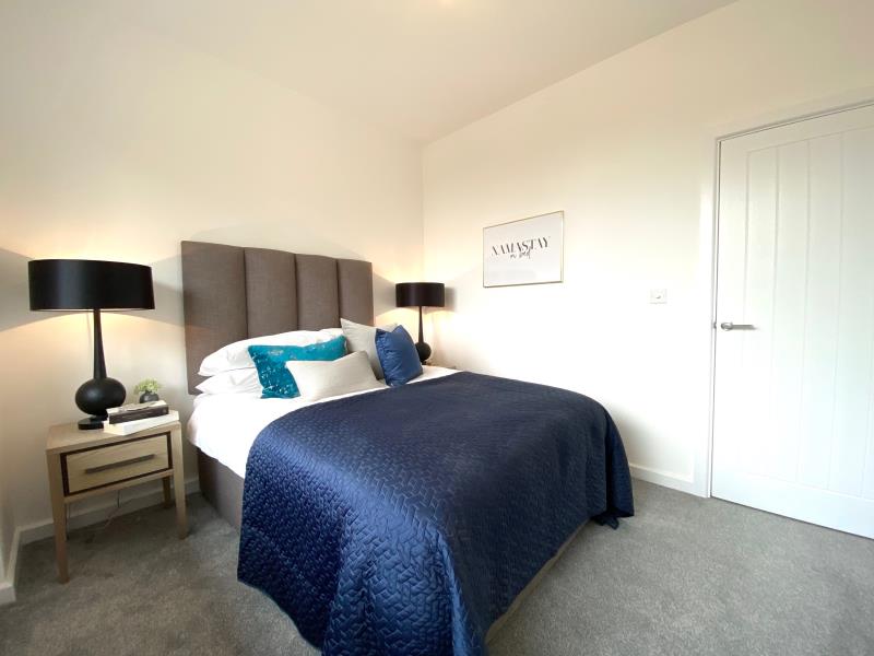 Flat Heathcote Road in Surrey Heath
