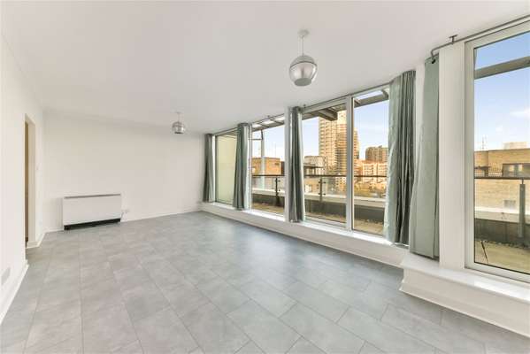 Flat Boardwalk Place in Greater London