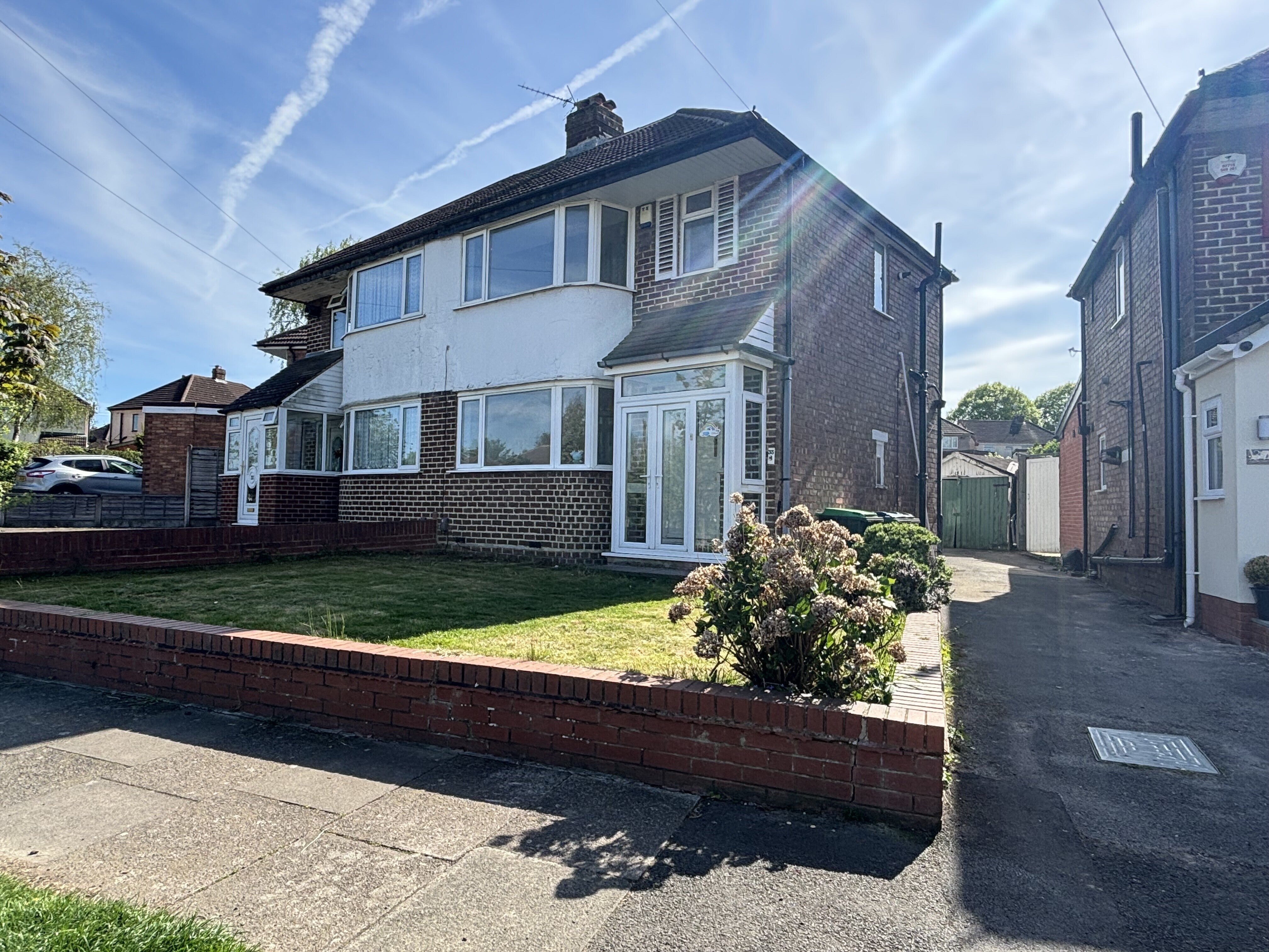 House Cherry Tree Avenue in Sandwell