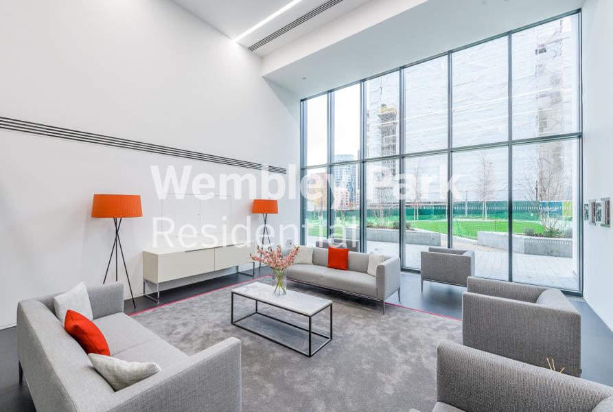 Flat Elvin Gardens in London