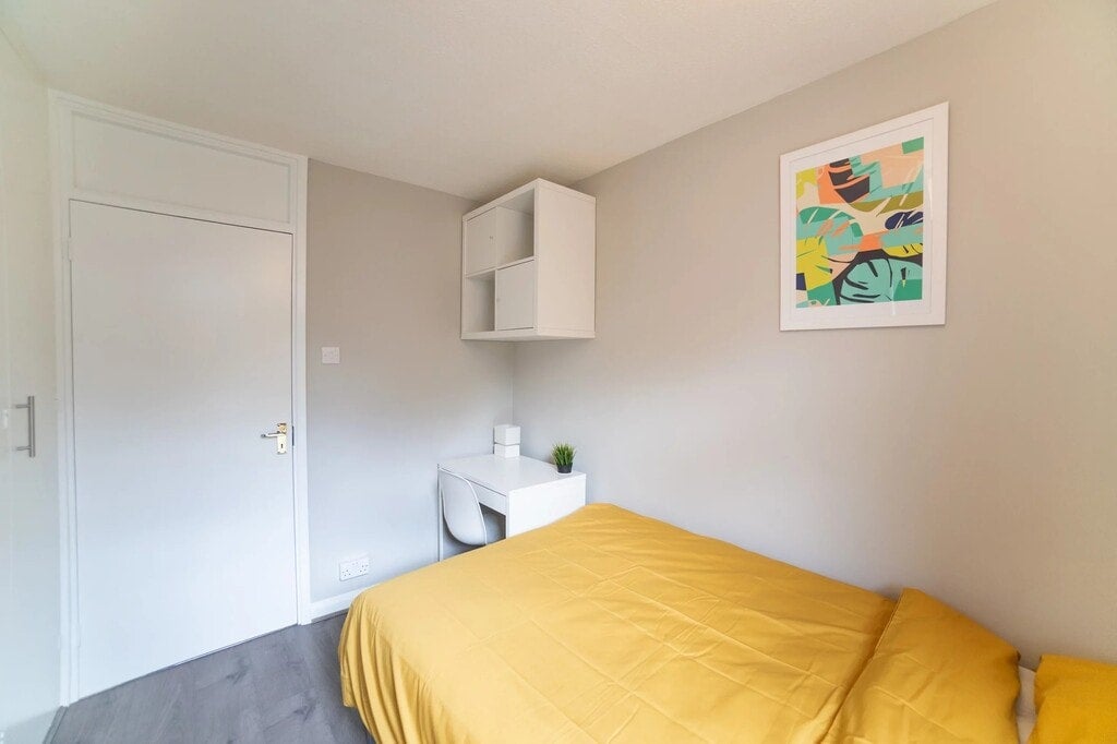 Room Gough Walk in Greater London
