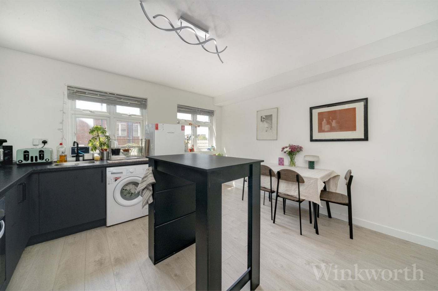 Flat Ilderton Road in Greater London