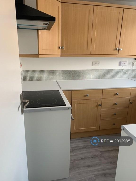 Flat Cowper Road in Borough of Swale