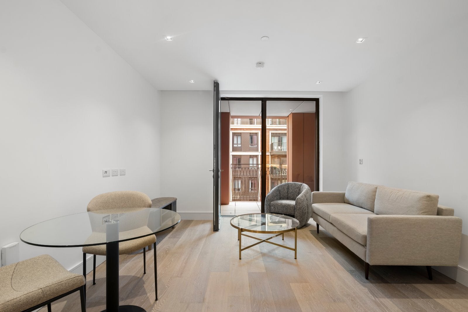 Flat Maida Avenue in City of Westminster