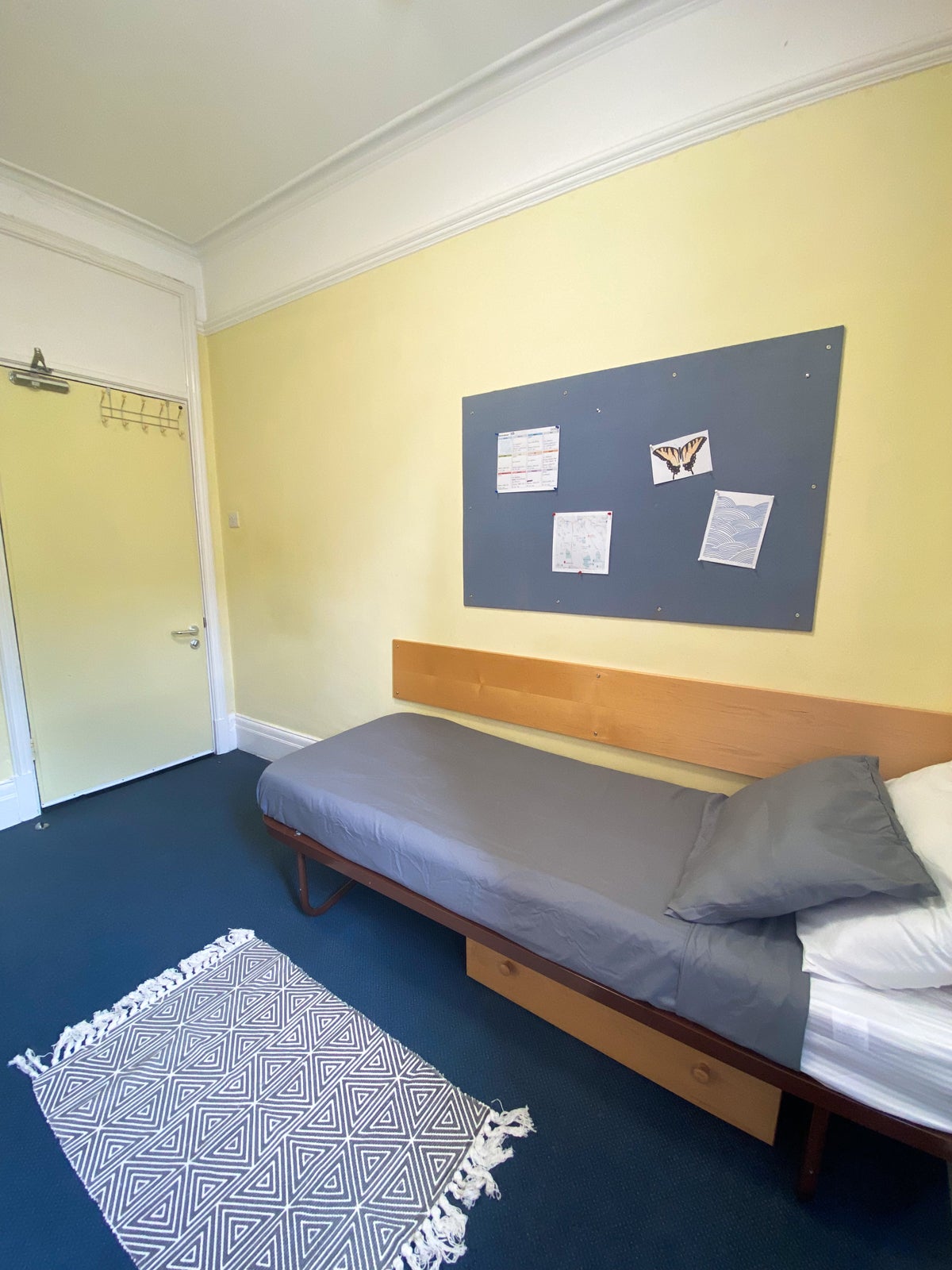 Room Brantingham Road in Manchester