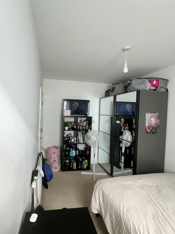 Room Thornbury Way in Greater London