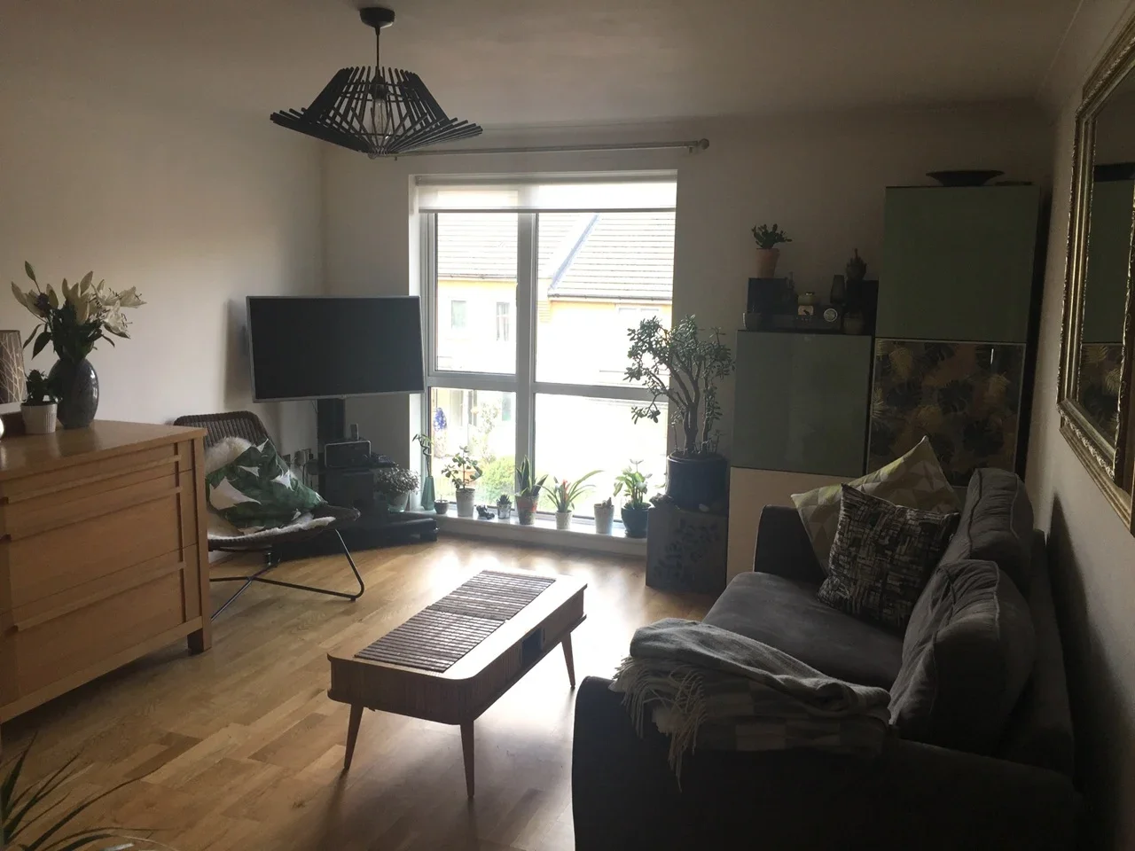 Flat Candle Street in Greater London
