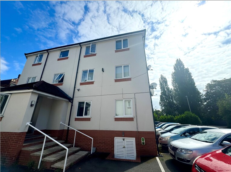 Flat Walthall Street in Crewe