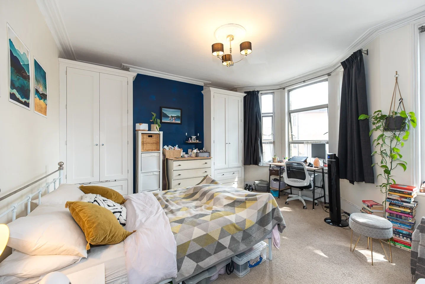 House Searles Road in Greater London
