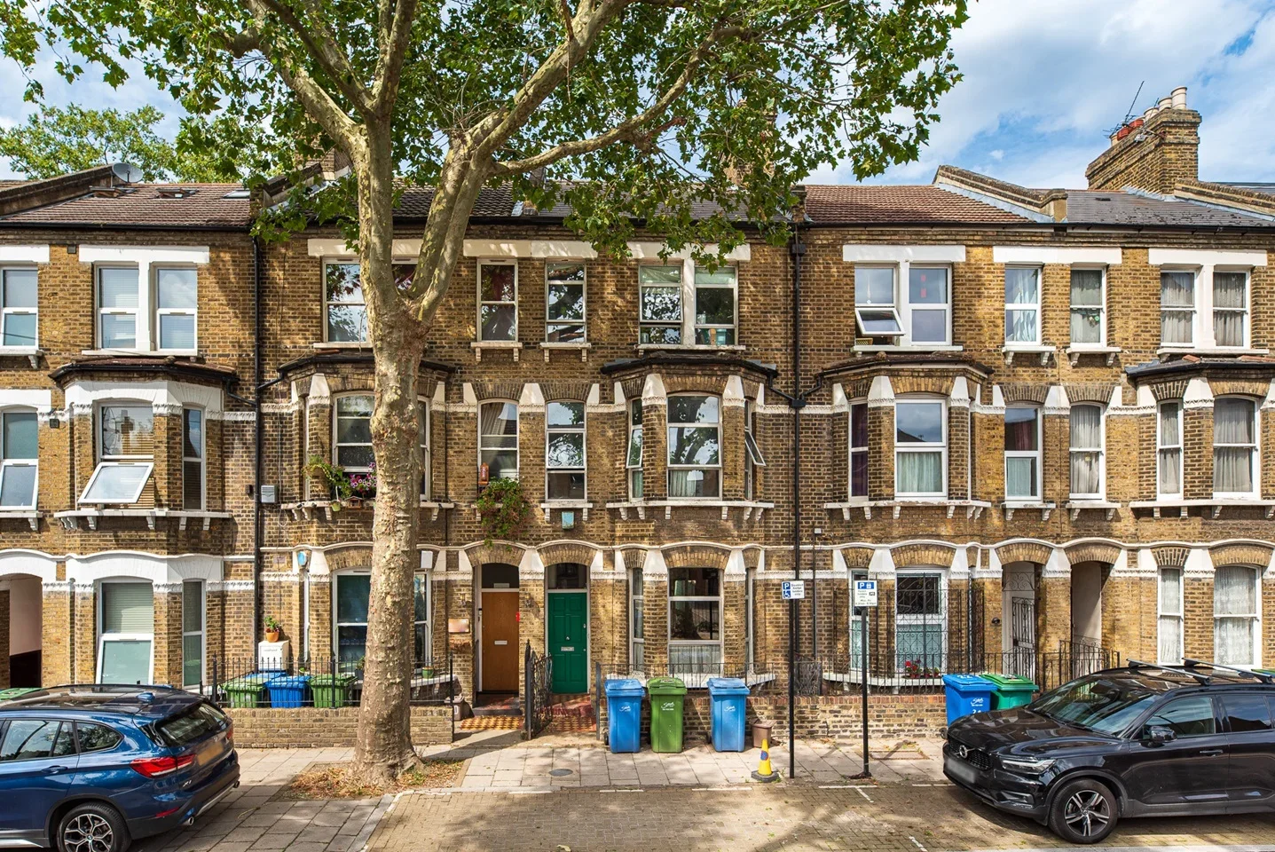 House Searles Road in Greater London