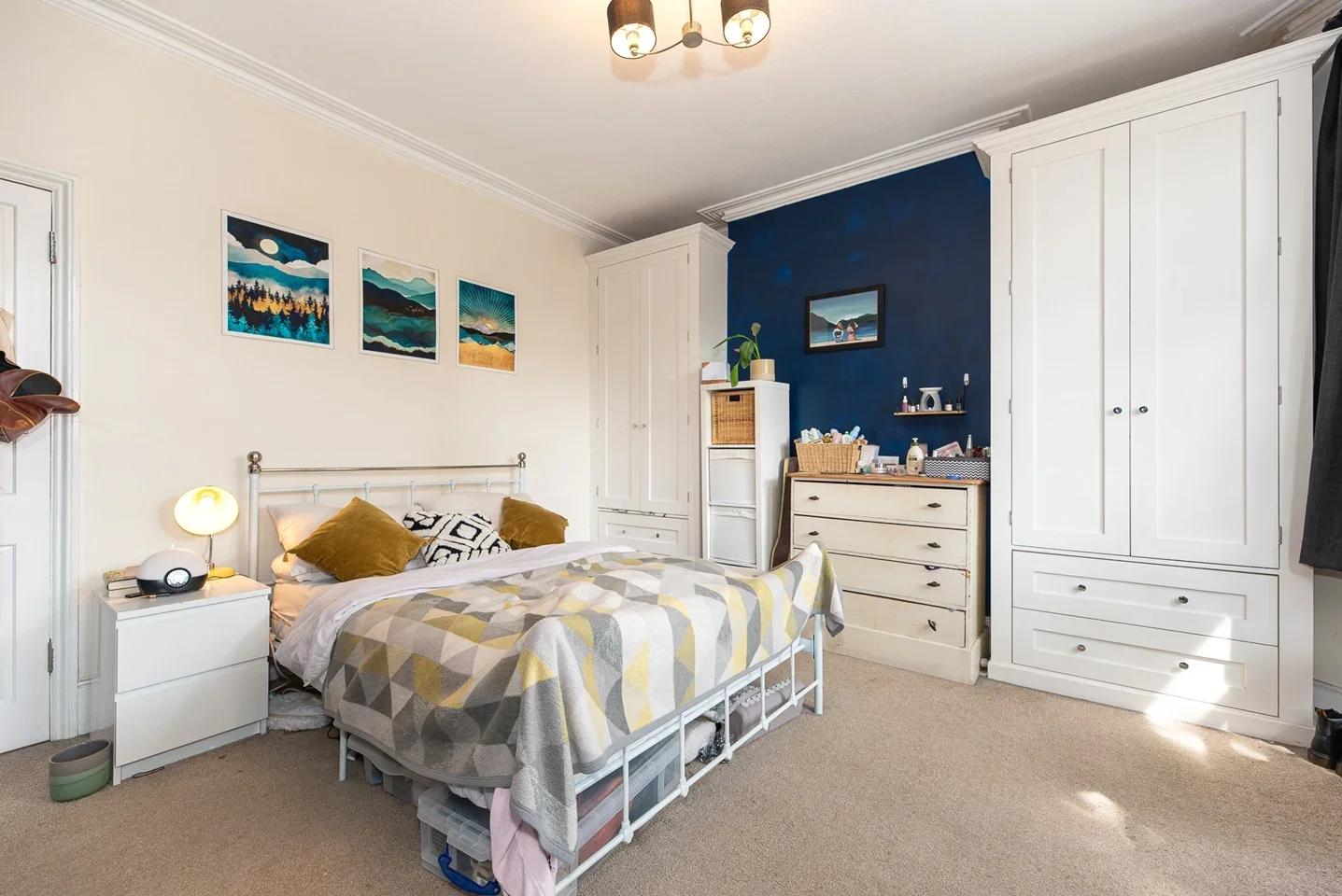 House Searles Road in Greater London