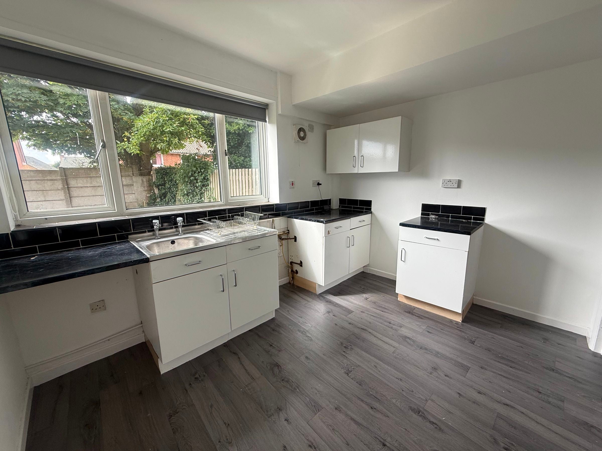 House Briar Hill Grove in Salford