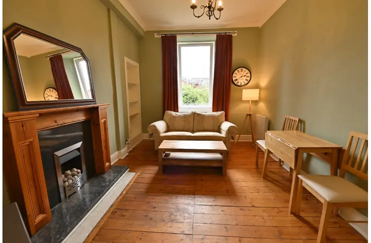 Flat Restalrig Road South in City of Edinburgh