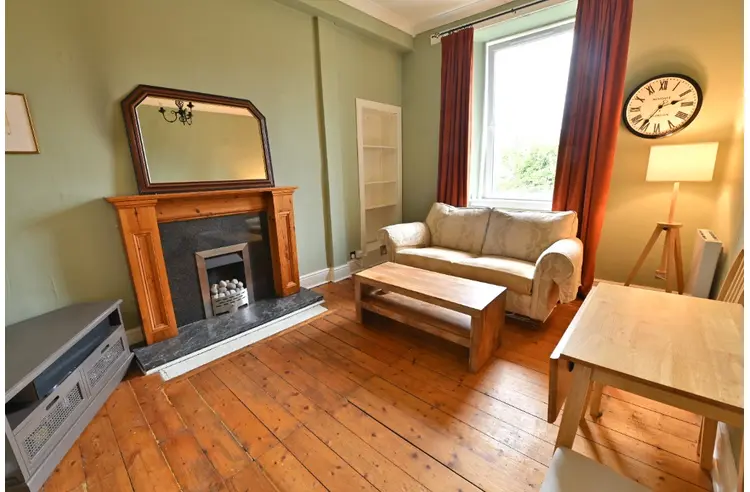 Flat Restalrig Road South in City of Edinburgh