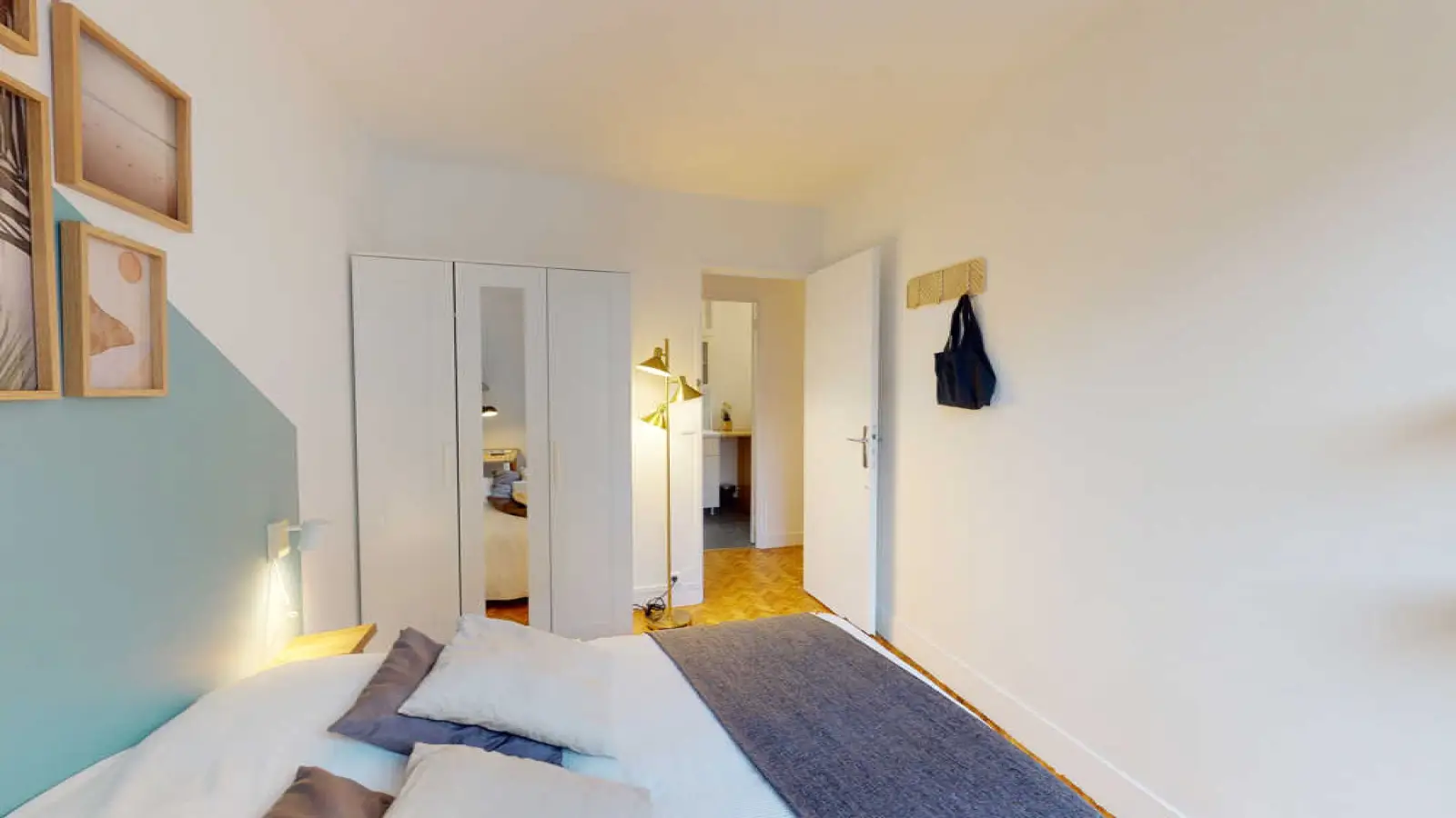 Room Quai de Jemmapes in Paris