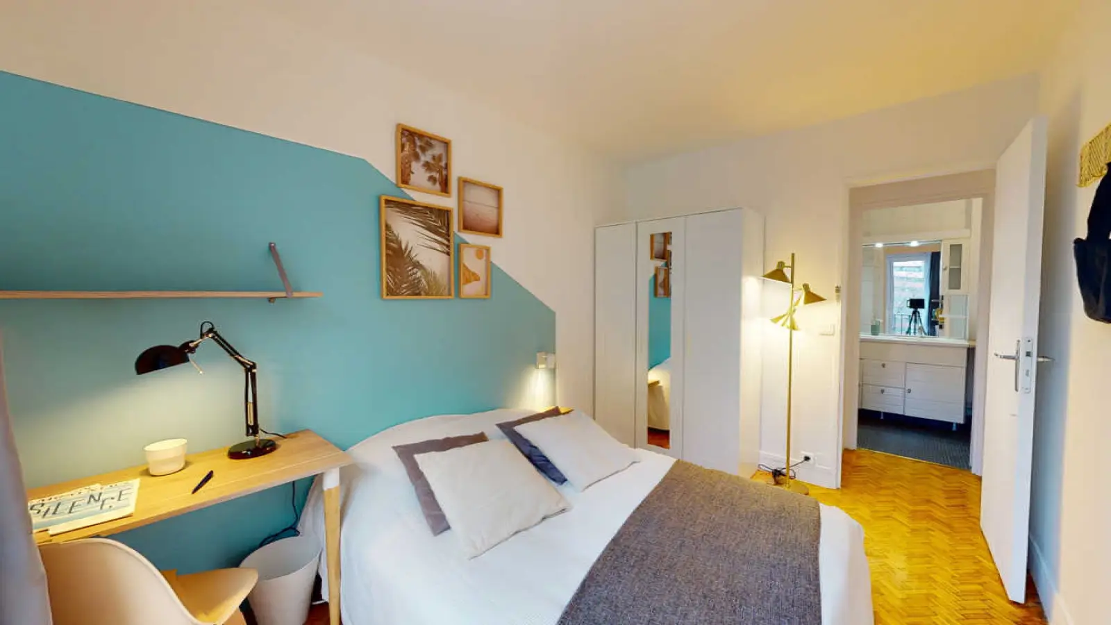 Room Quai de Jemmapes in Paris