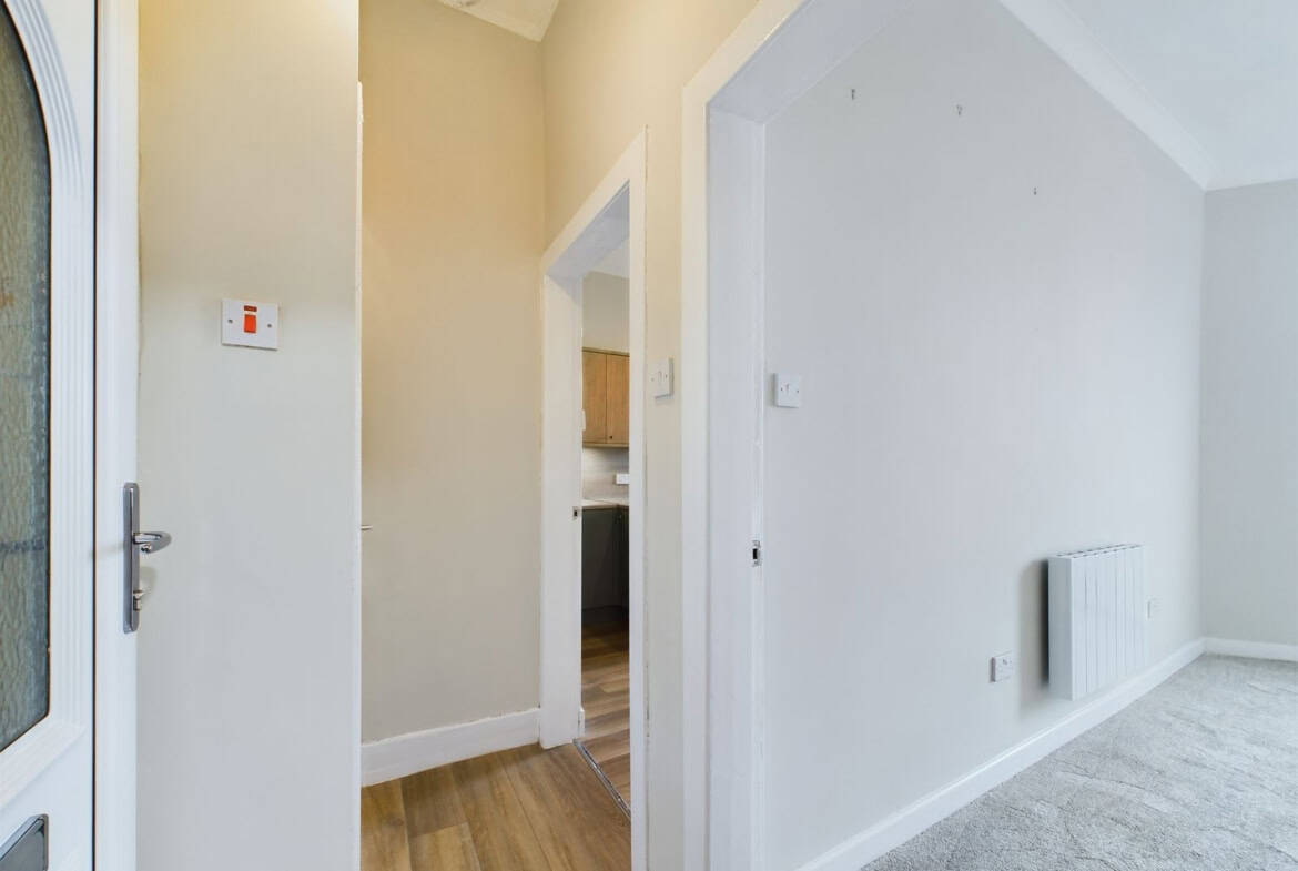 Flat Neilston Road in Paisley