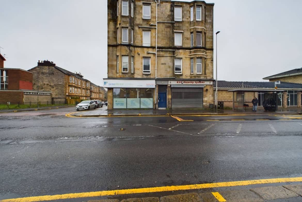 Flat Neilston Road in Paisley