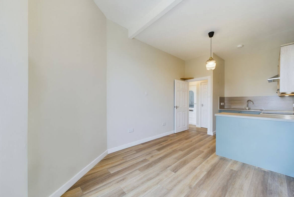 Flat Neilston Road in Paisley
