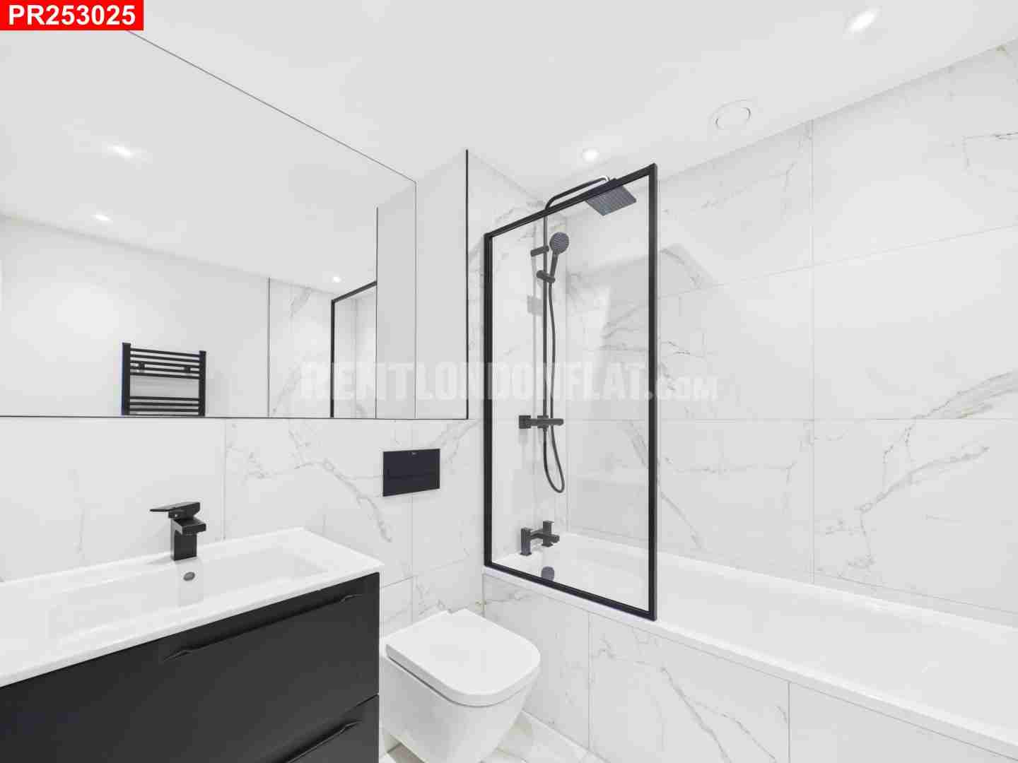 Flat Gloucester Gardens in Greater London