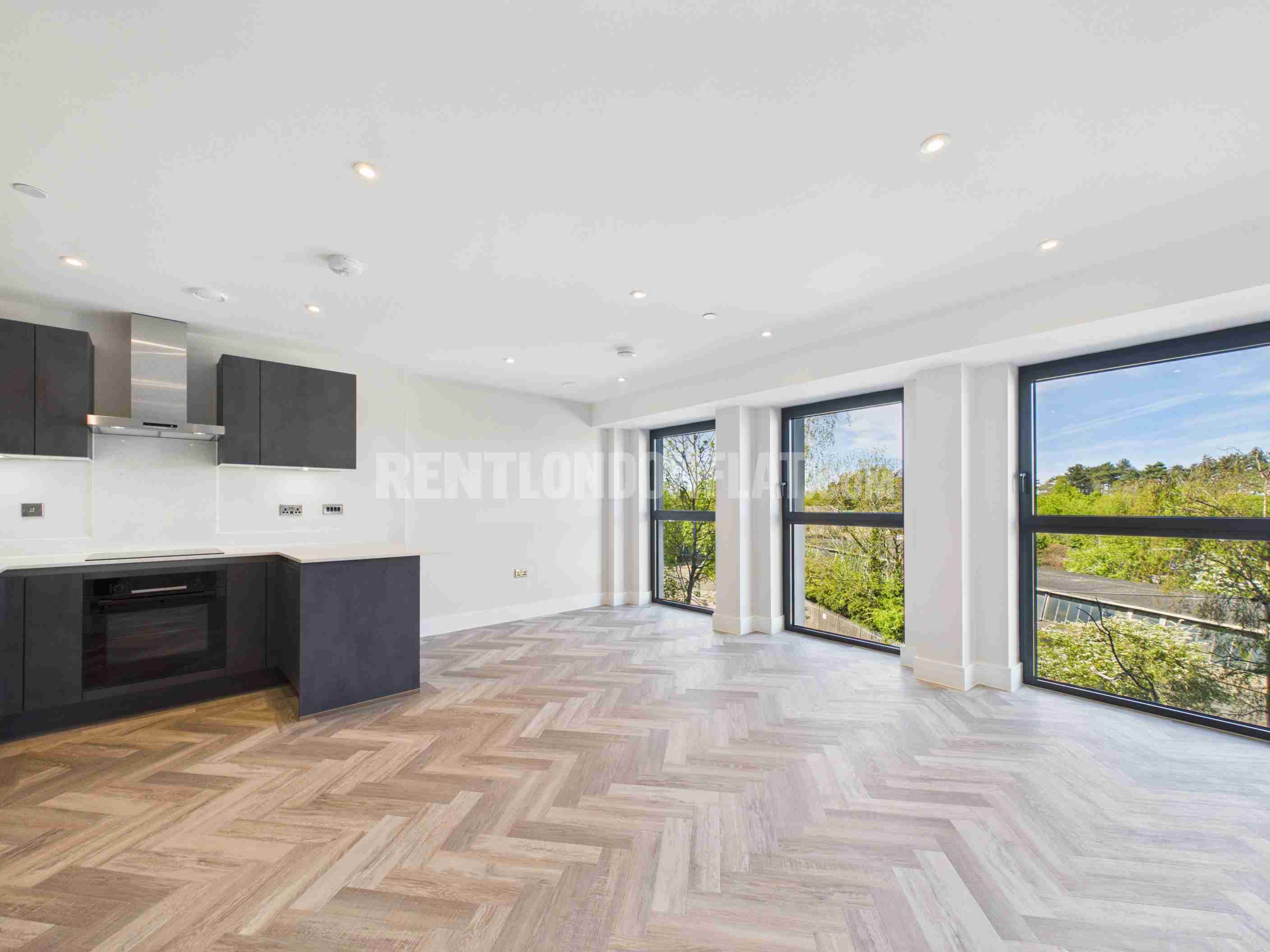 Flat Gloucester Gardens in Greater London