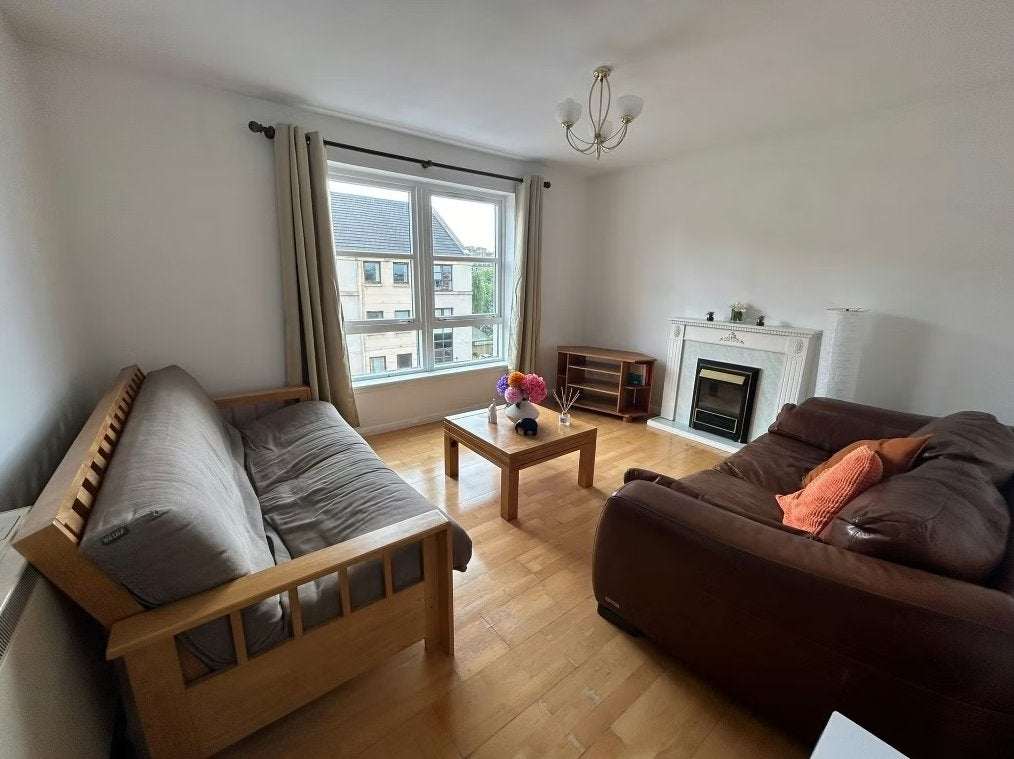Flat Eyre Place Lane in City of Edinburgh