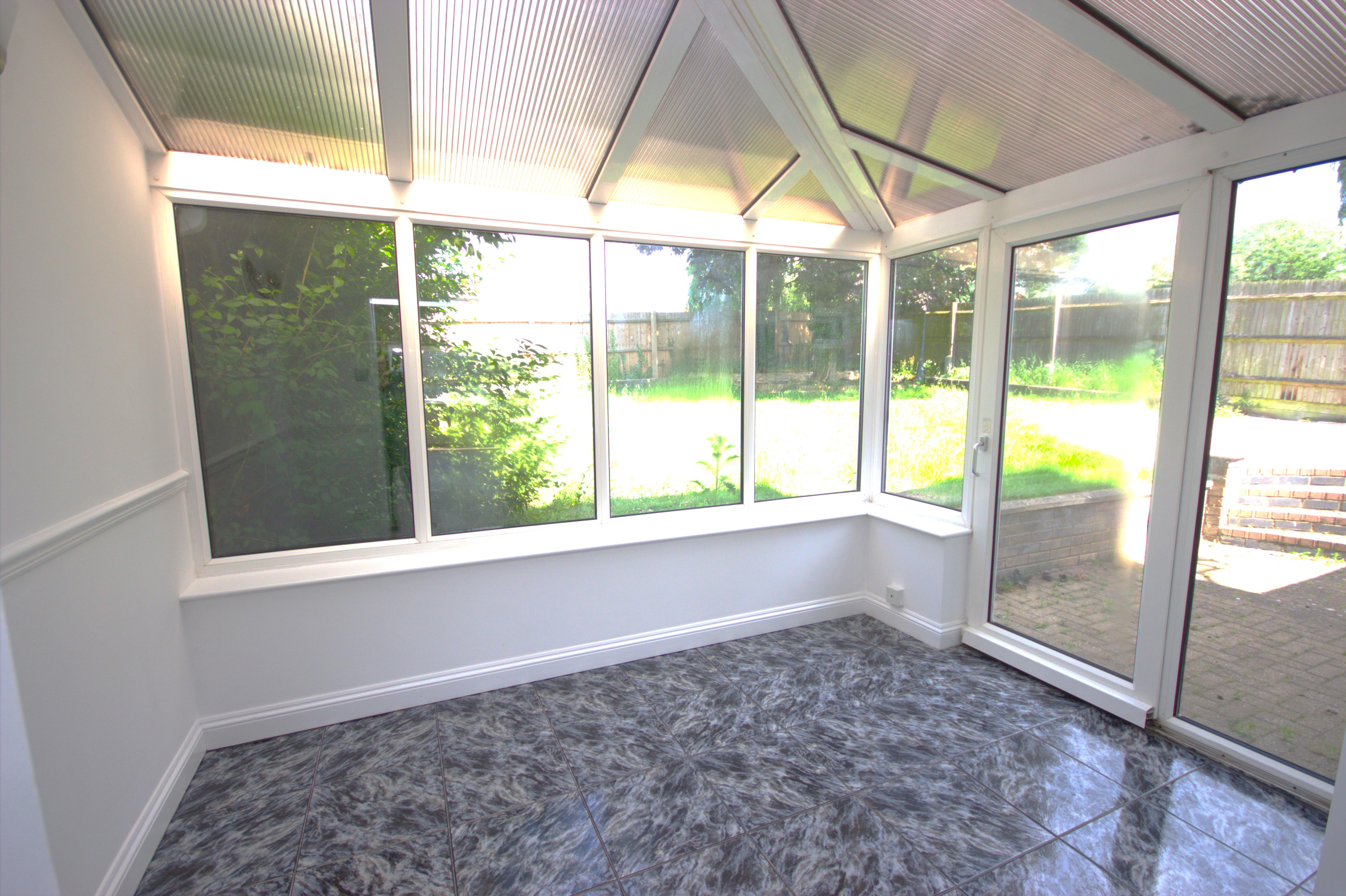 House Woburn Court in Rushden