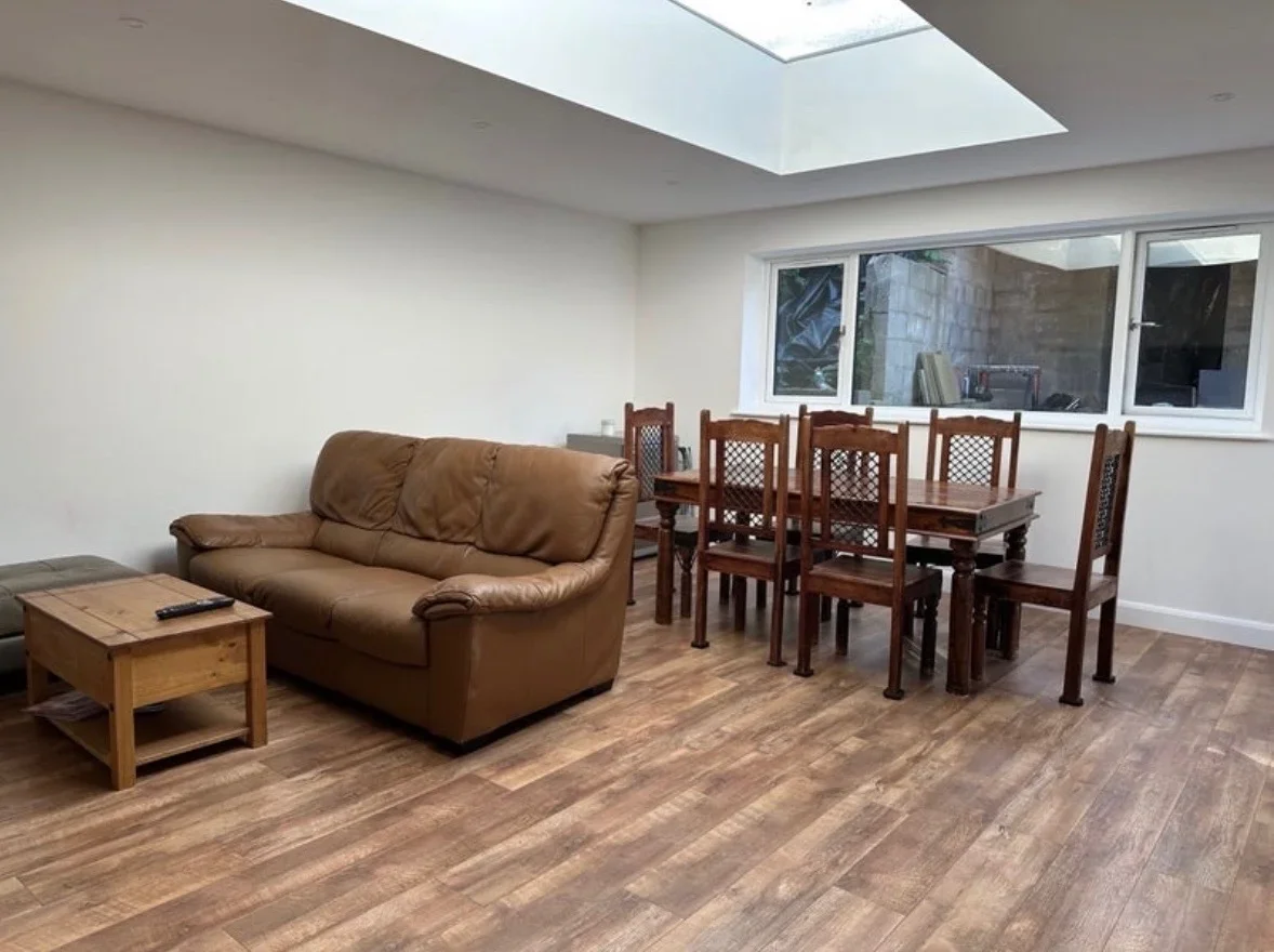Room Chairborough Road in High Wycombe