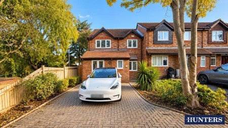 House Percy Gardens in Greater London