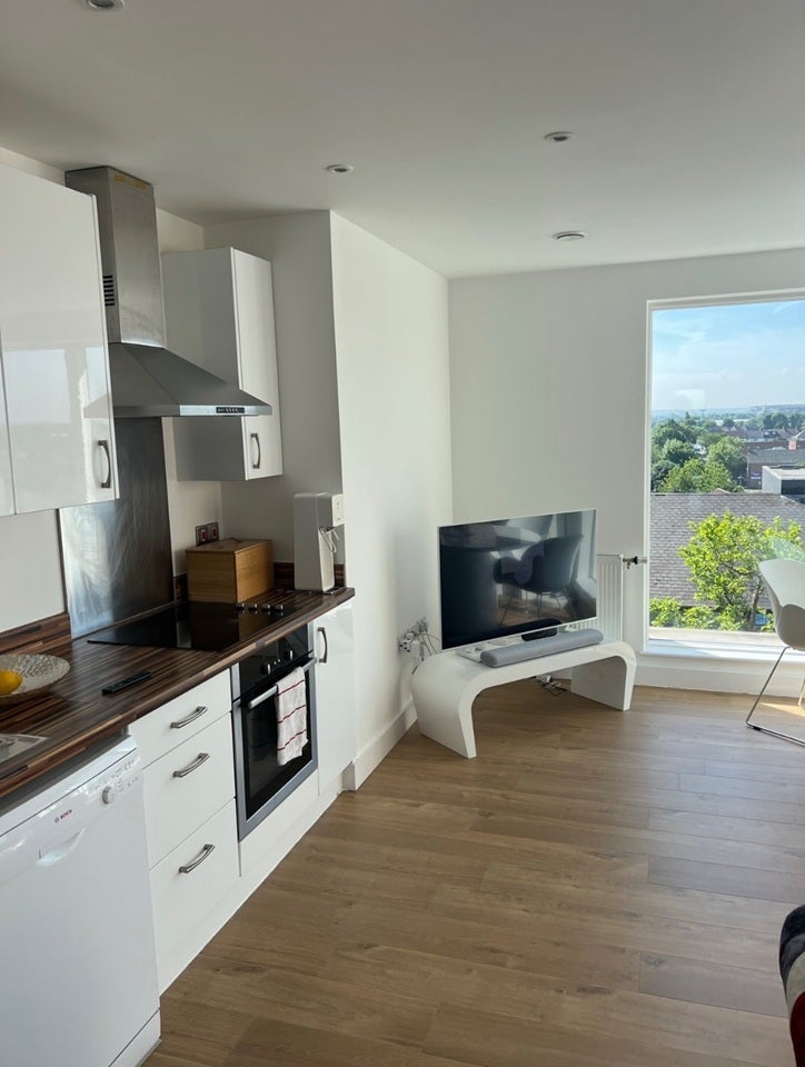 Room London Road in Greater London