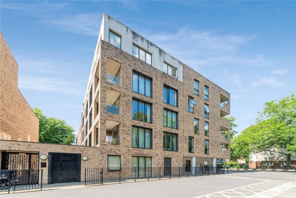 Flat Sidmouth Street in Greater London