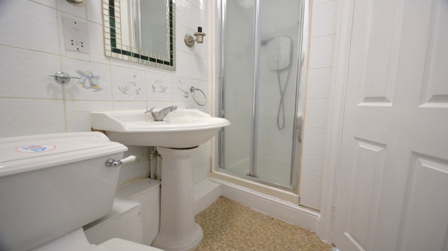 Room Windsor Road in Greater London