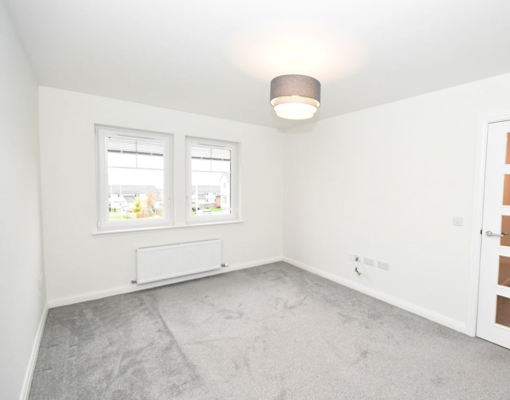 Flat Rothes Place in Inverness