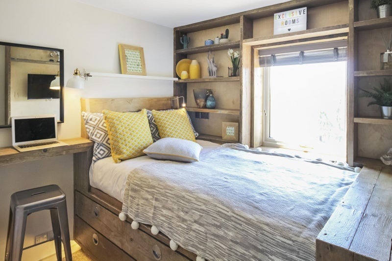 Room Caburn Heights in Crawley