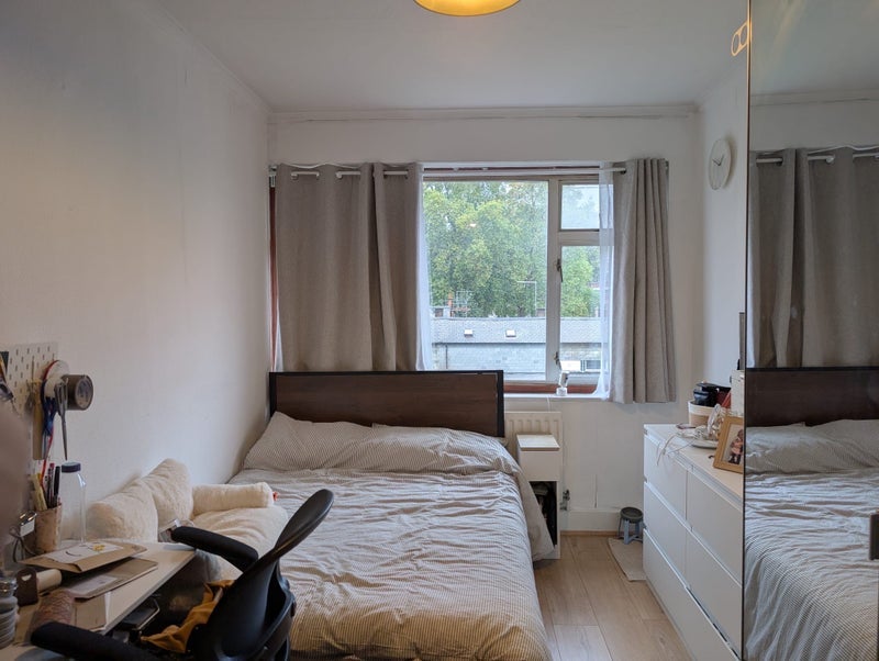 Room Ramsey Street in Greater London