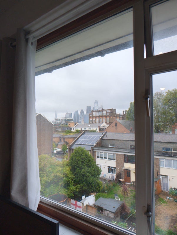 Room Ramsey Street in Greater London
