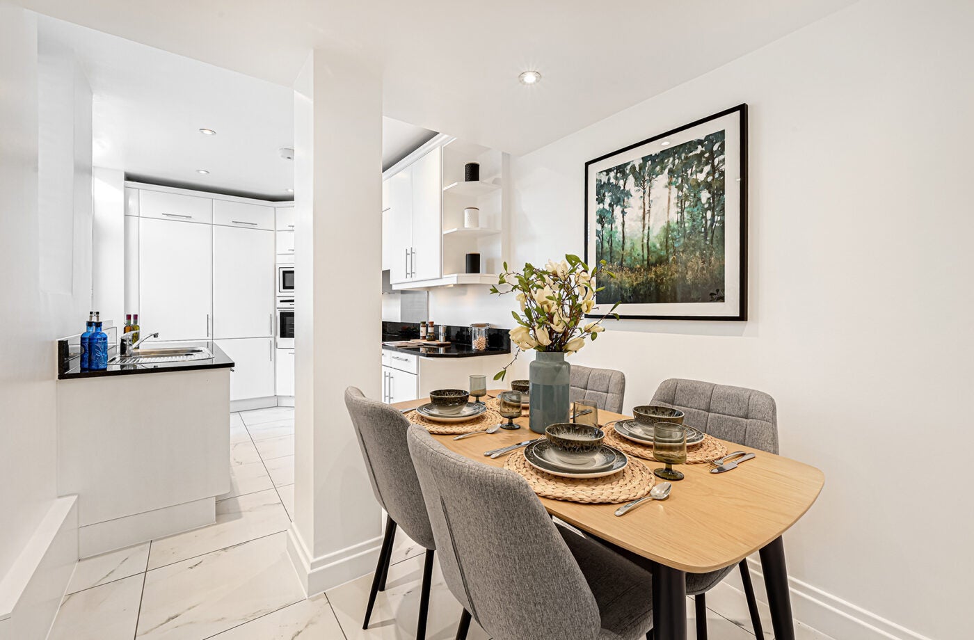 Flat Phillimore Walk in Greater London