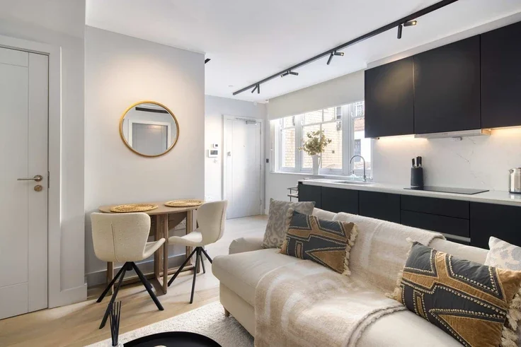 Flat Clenston Mews in City of Westminster
