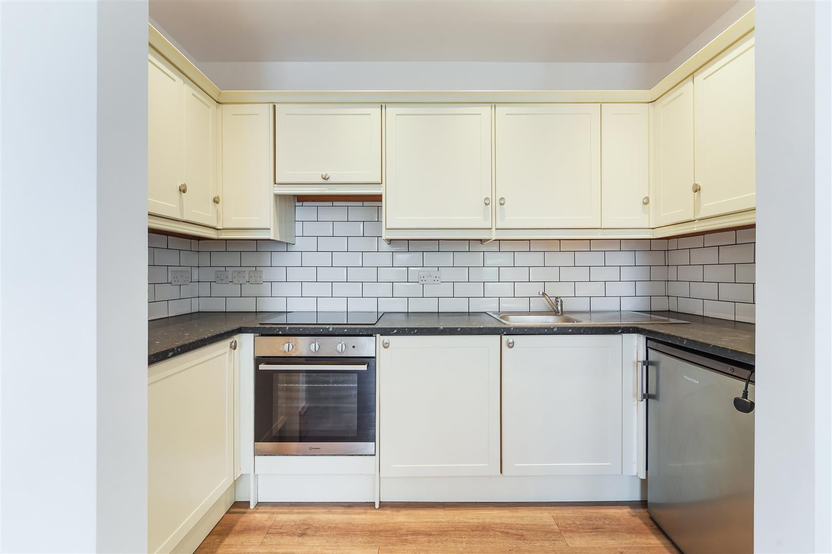Flat Graham Road in Greater London
