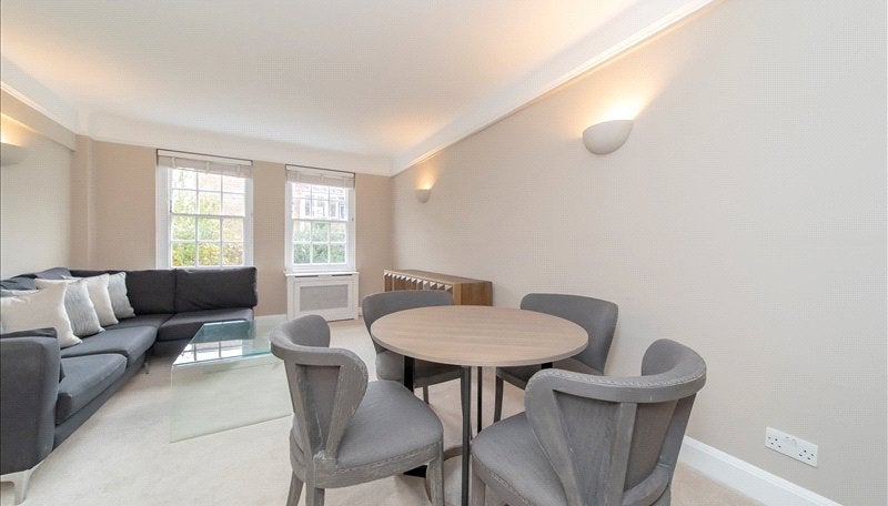 Flat Fulham Road in Greater London
