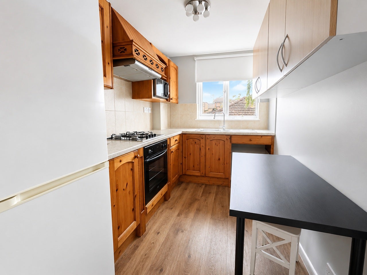 Flat Saffron Close in Greater London