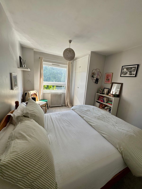 Room Rochelle Close in Greater London