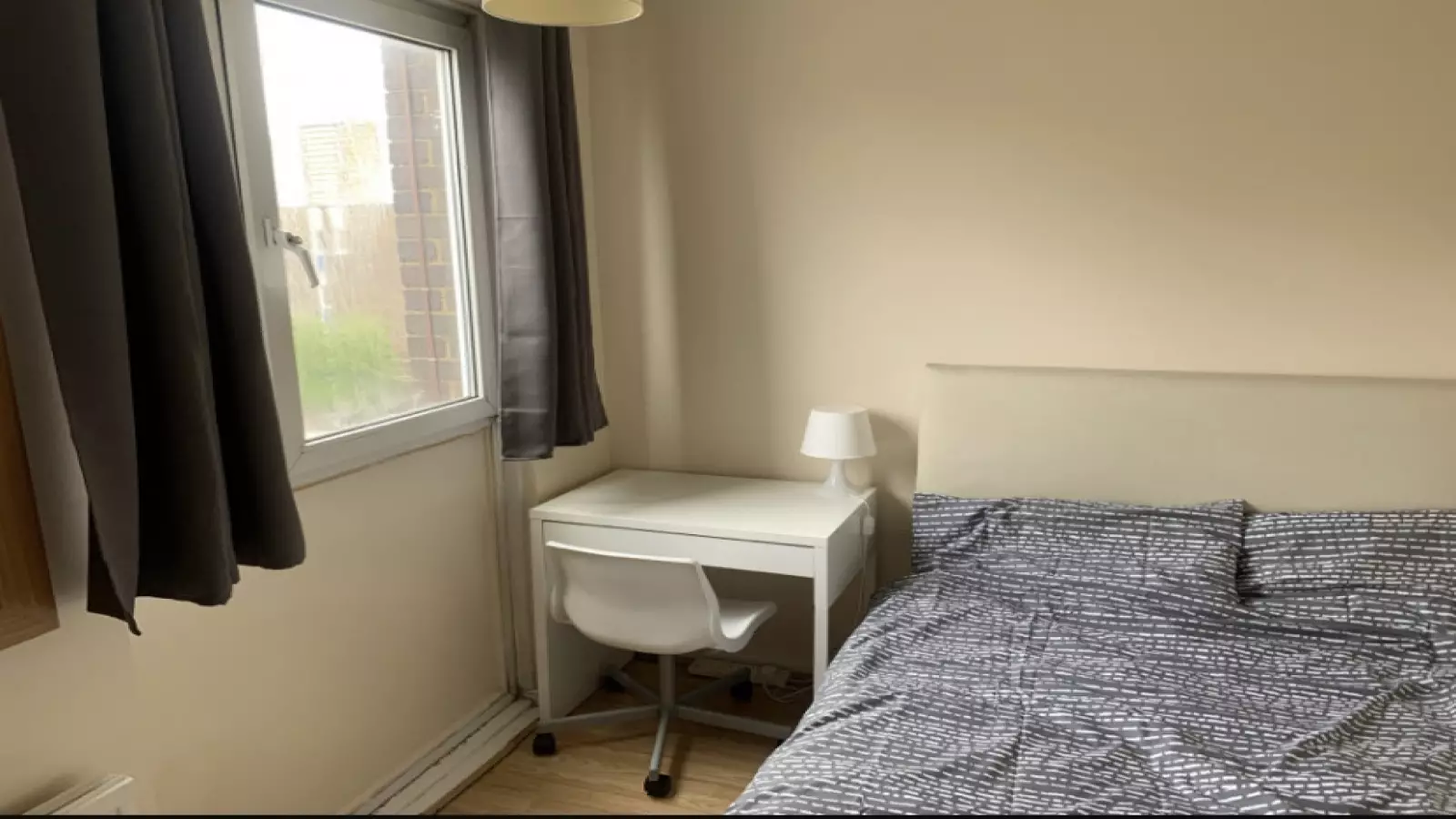 Flat Gernon Road in Greater London