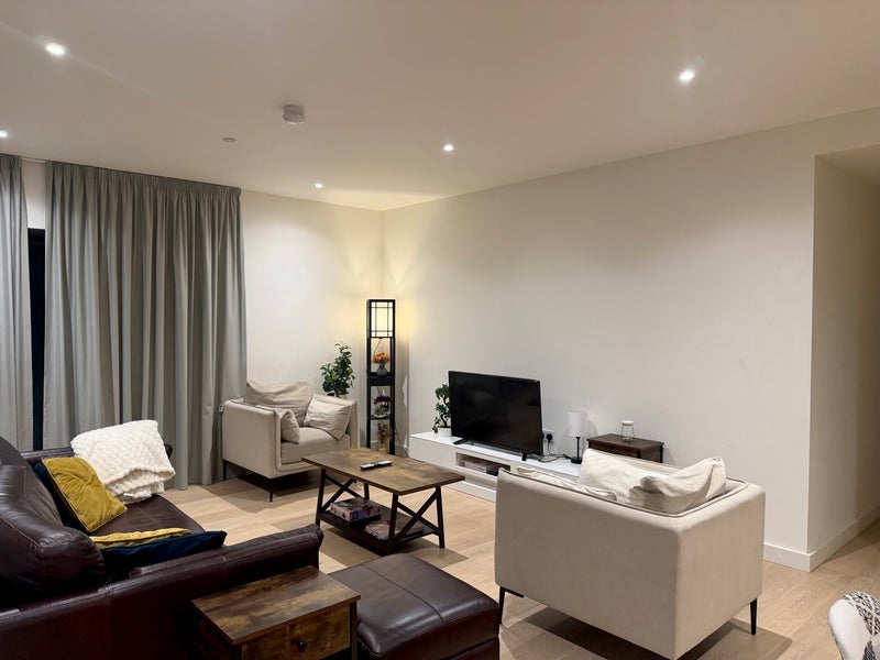 Room Royal Crest Avenue in Greater London