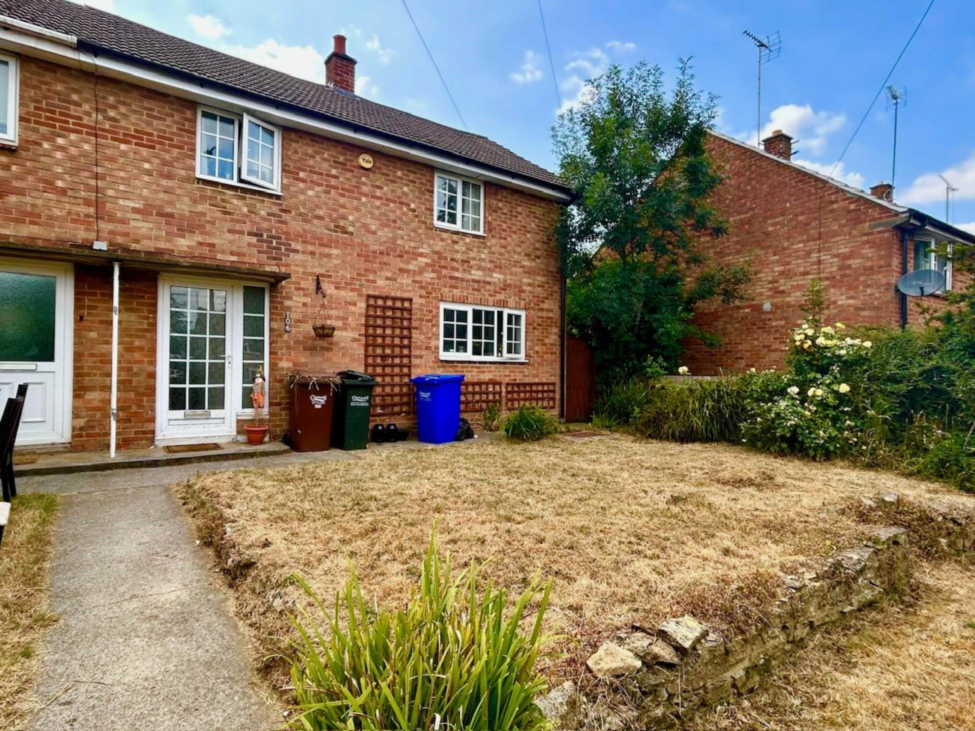 House Woodgreen Avenue in Cherwell District