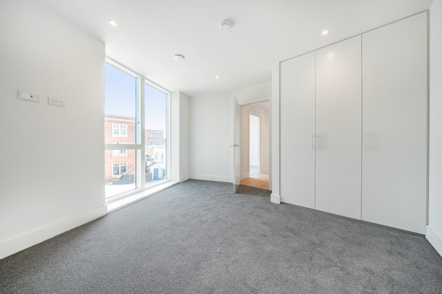 Flat Lion Road in Greater London