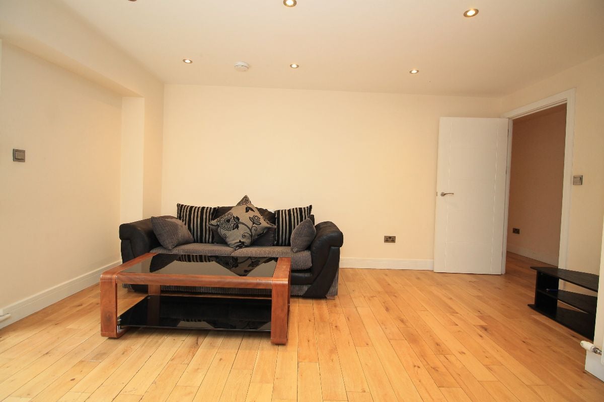 Flat Shirley Street in Greater London