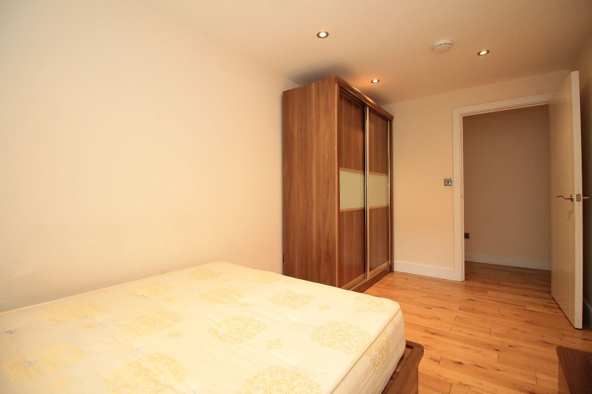 Flat Shirley Street in Greater London