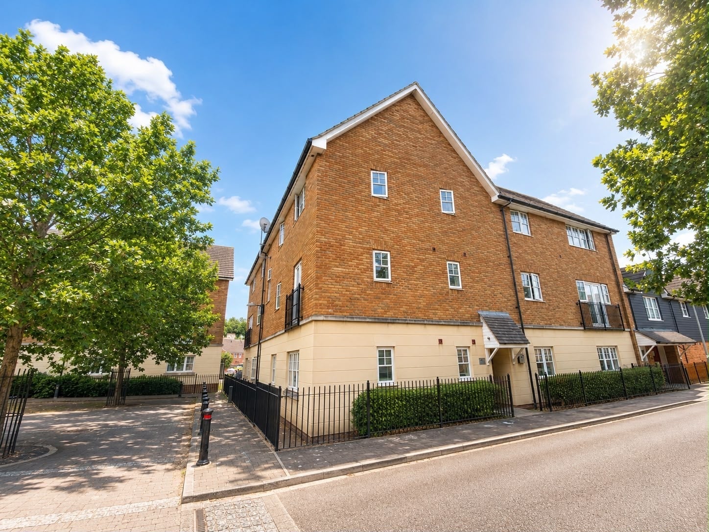 Flat Caspian Way in Purfleet-on-Thames