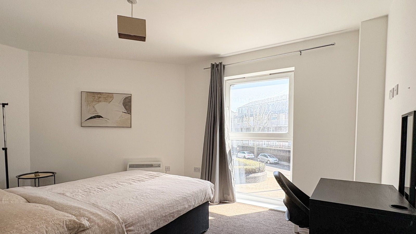 Flat Pelling Street in Greater London